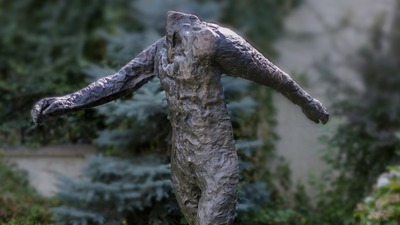 Odlane z cyny - Abakanowicz. Bez Reguł. 